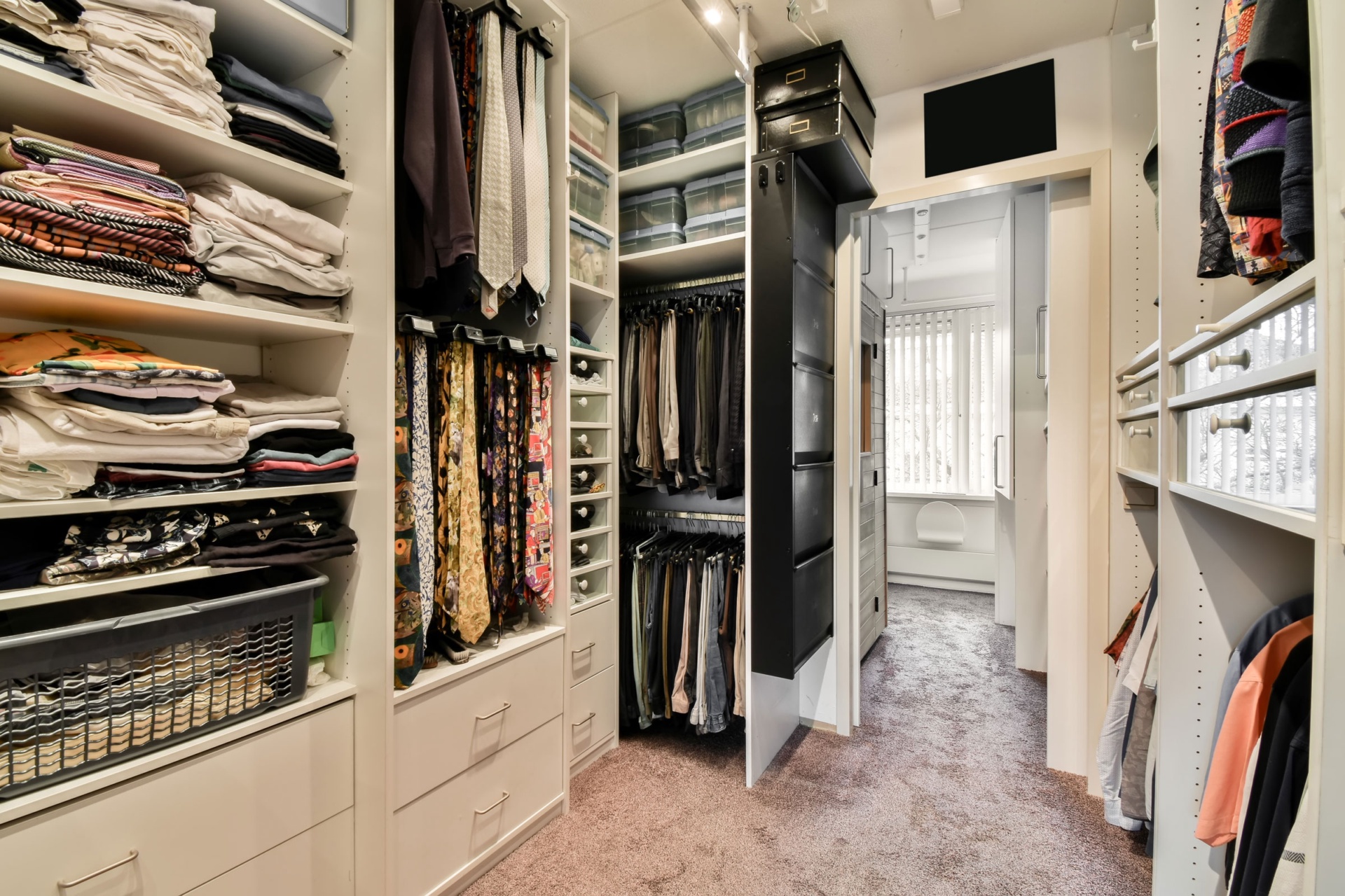 1920x0_interior_dressing_room_35knoeefjl